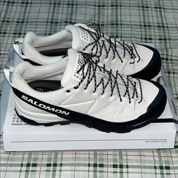 Salomon Men\'s Black and White Athletic Shoes